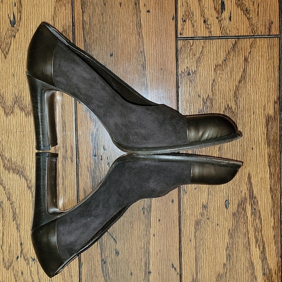 VINTAGE JOAN HEPBURN PUMPS METALLIC BROWN LEATHER / SUEDE ITALY SIZE 8.5 M - Picture 5 of 14